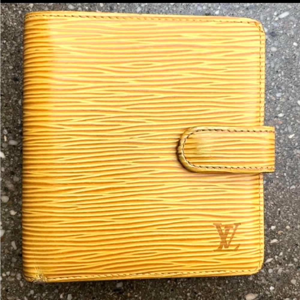 $$ Drop!LouisVuitton Epi Wallet Yellow. Please see pics for complete description